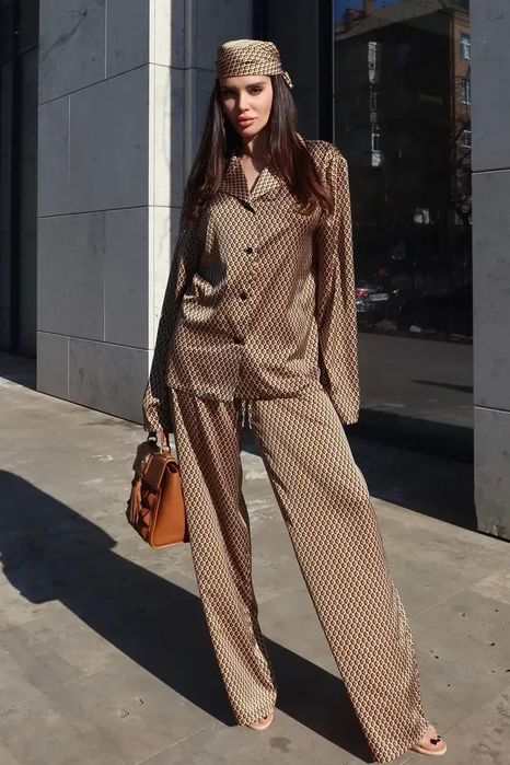 Костюм жіночий шовковий