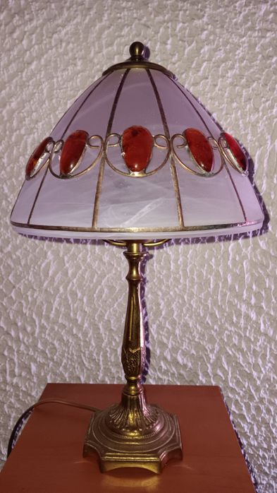 Lampka na mosiężnej podstawie