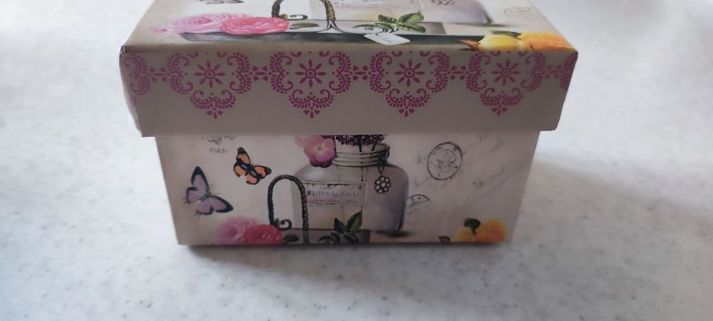 Подарункова коробочка НОВА