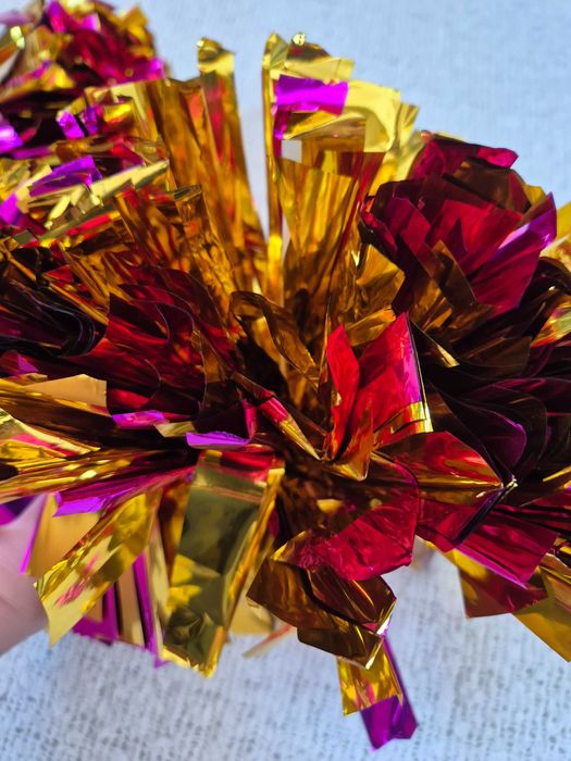 Pompony Cheerleaderki Czerwono Różowo Złote Akcesoria 2 szt i Gumka