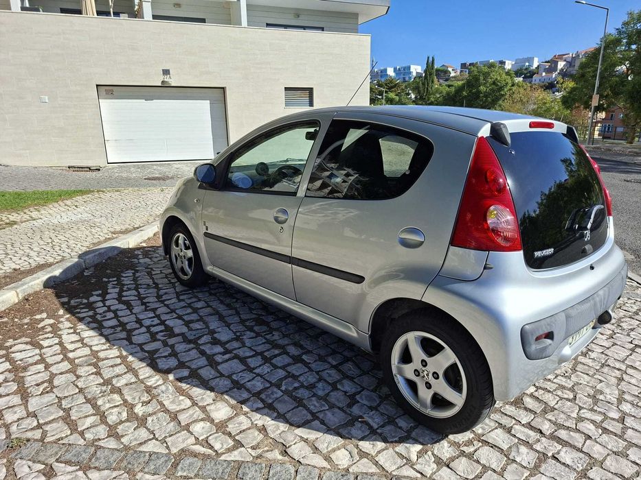 Peugeot 107 1.0 Black & Silver (2012) – 5 Portas – Estado Excelente (Distribuição e AC Novos) — photo 3