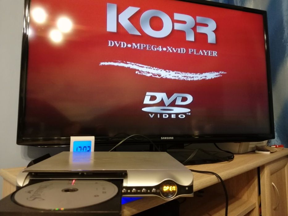 Sprzedam dvd Korr z pilotem - czyta mp3, xvid, dvd, zdjecia itd