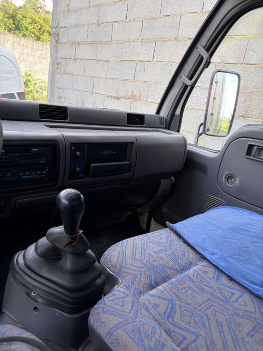 Nissan Cabstar 3.0 TD Caixa Aberta com Lona – 1999