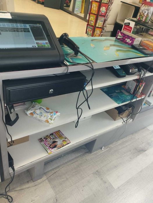 Vende-se balcão comercial