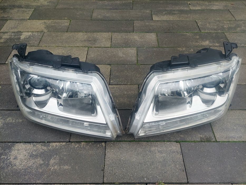 Reflektor lampa przód prawa lewa /europa/ Suzuki Grand Vitara II 2