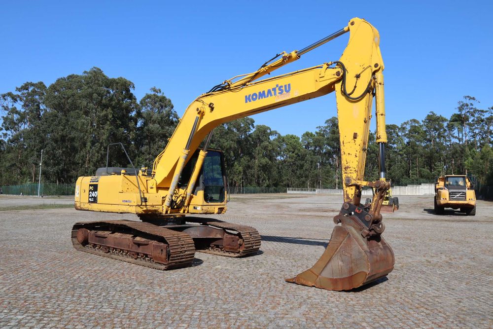 2003 Komatsu PC240NLC-7K Escavadora Giratória de Rastos