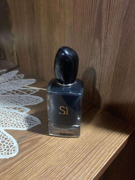 Продам парфум жіночий Si