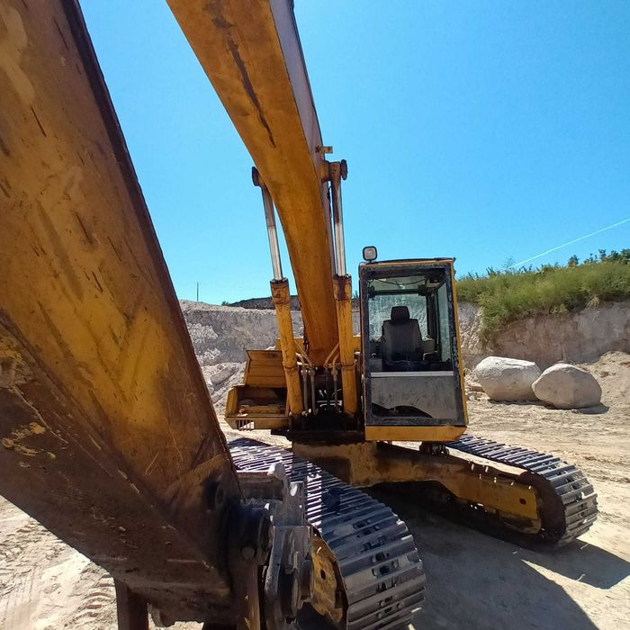 Giratória Komatsu 210 de 1990