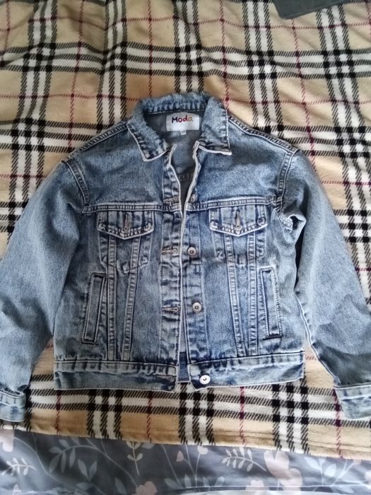 Продам дж инсовый пиджак на девочкк