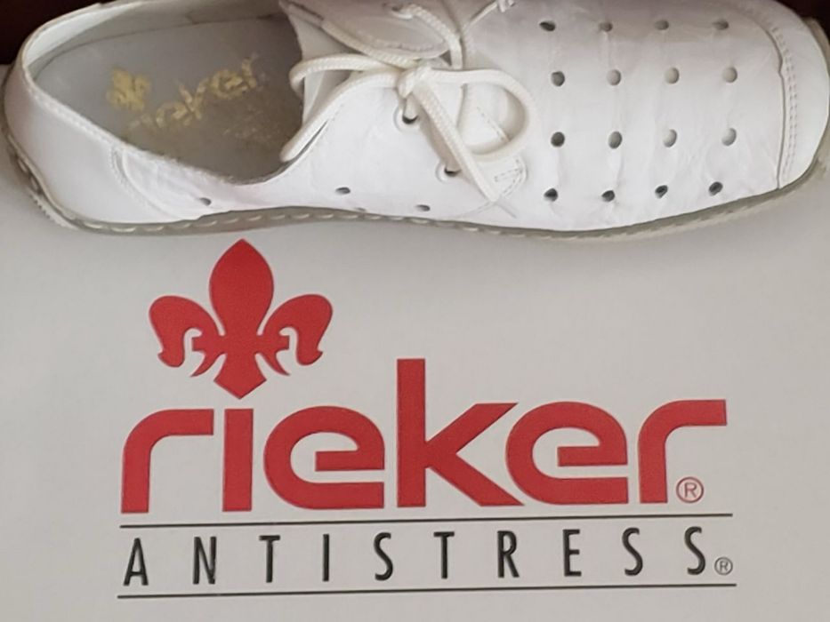 Продам макасины женские Rieker