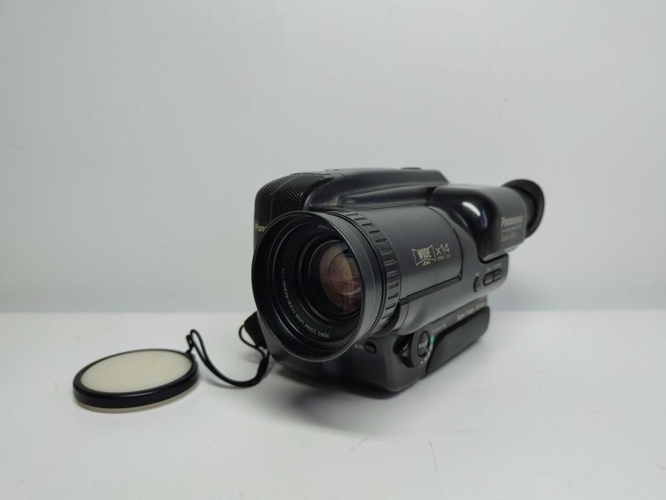 Panasonic NV-S77E kamera S-VHS-C Super VHS-C uszkodzona zestaw