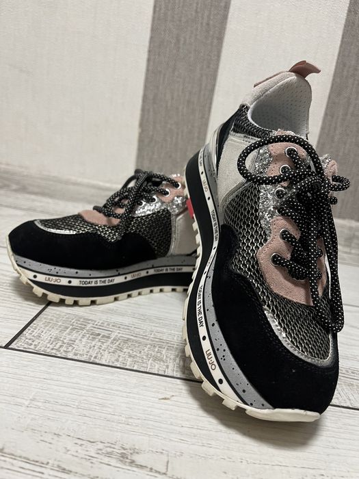 Кросівки Liu Jo.