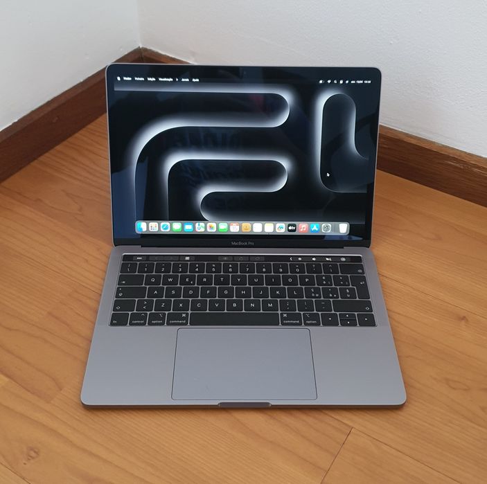 MacBook Pro 2019492648276386140161