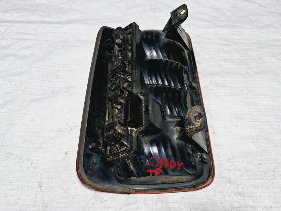 lampa tył tylna tylnia prawa vw caddy iii 3 2k0 2k5 lift 2010 - 2015