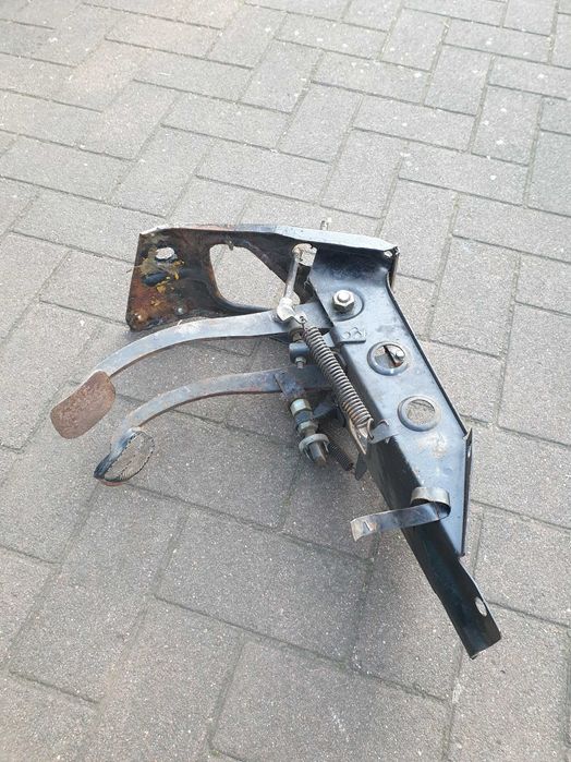 Fiat 125p    wsporniki pedałów   FSO  pedały zestaw hamulec i sprzęgło