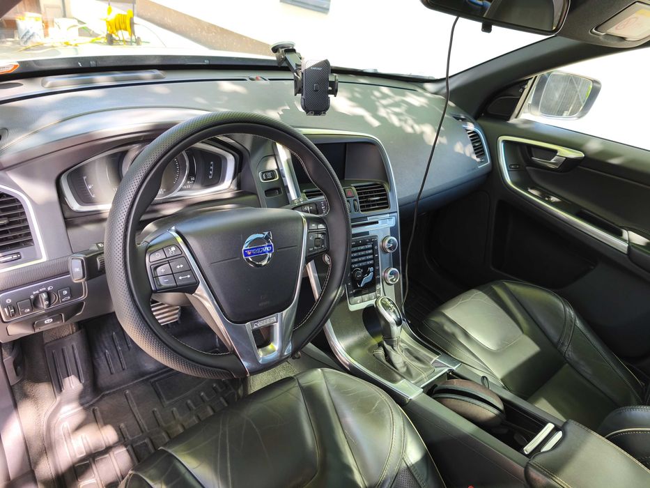Volvo XC60 2017 2.4 R-Design