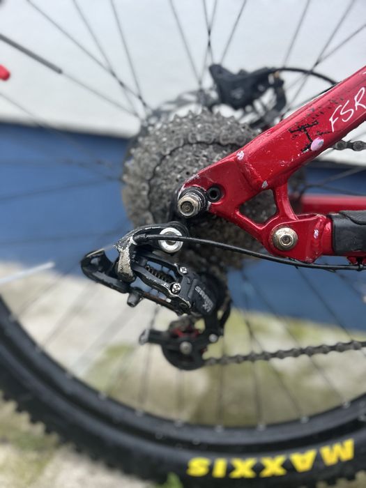 Bicicleta de donwlhill specialized big hit lll