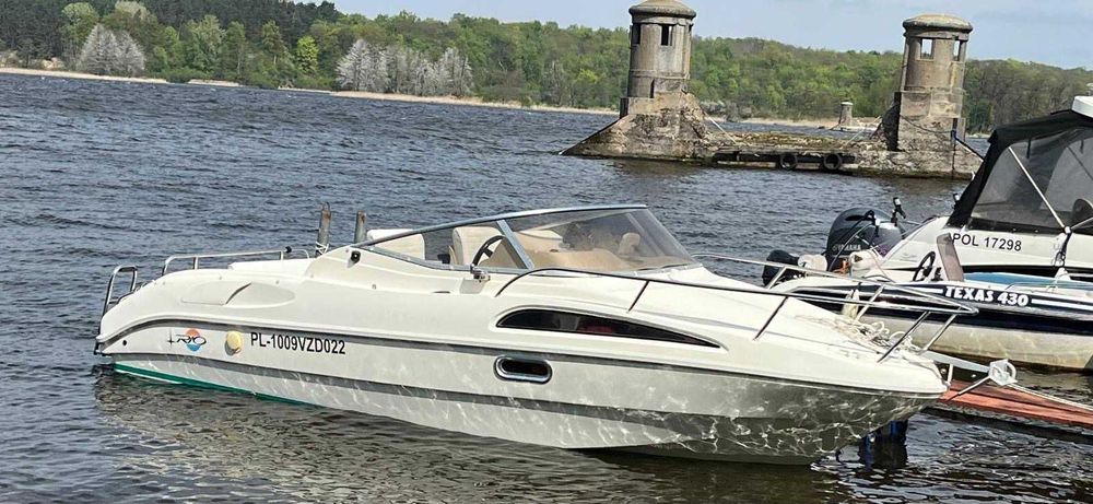 Łódź motorowa, kabinowa RIO 550 cruiser Mercruiser 3.0L 135KM
