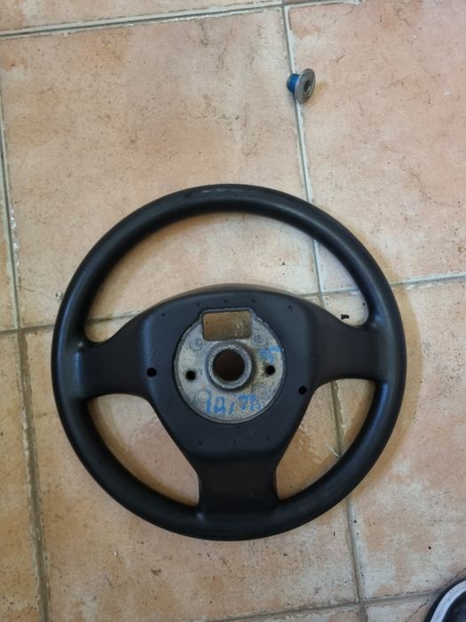 Volante de seat ibiza 6l 2004