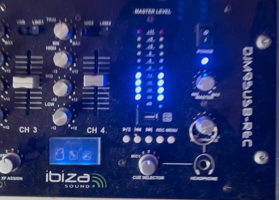 Mesa de Mistura 4 Canais 6 Entradas USB/Gravação/SD IBIZA Funcionando.