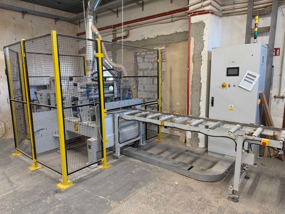 Linia do łączenia sklejki / płyt FAMAD  rok 2020 jak NOWA