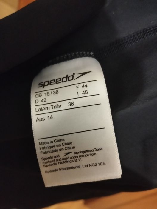 Купальник суцільний Speedo.