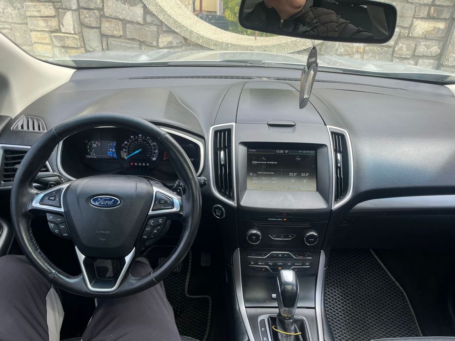 Ford edge 2015.