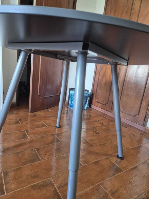 IKEA Gray Round Table (Dining, Living Room, etc.) 1.10 m64738631916291122