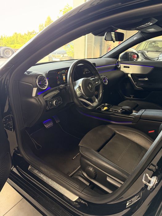 Mercedes A250e AMG Limousine night Paket