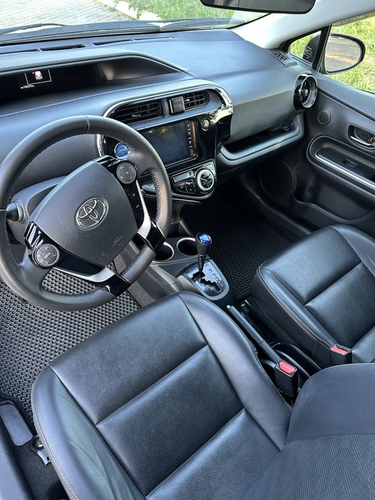 Продам Toyota Aqua