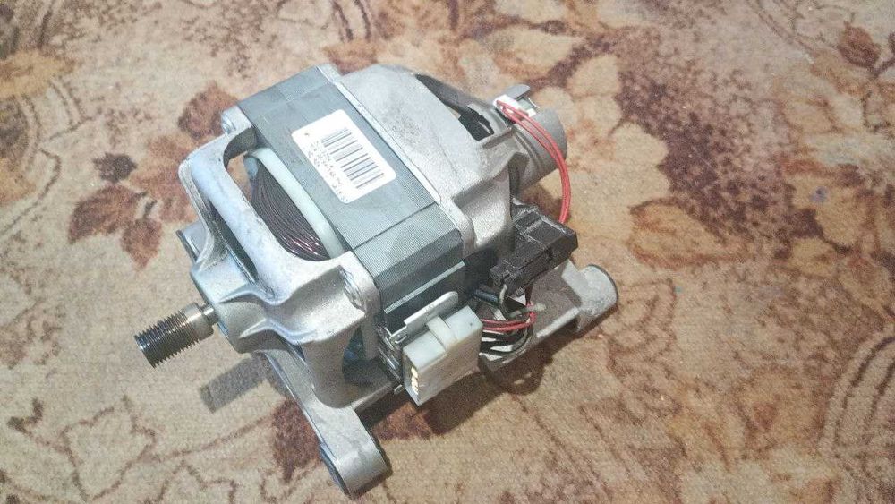 Двигун для пральної машини ARISTON та INDESIT