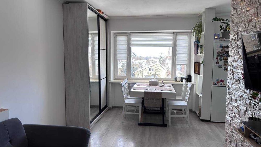 Продаж 2-кімнатної квартири з ремонтом по вул. Галицька