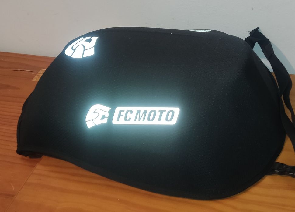 Mochila motociclo - exterior duro.