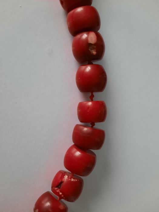 Коралловые бусы бычья кровь