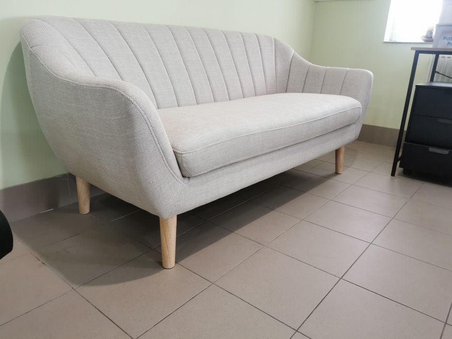 Диван EGEDAL 2.5  беживого кольору, тканина

(85)