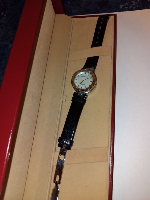 часы BVLGARI B.rezol цена 2000 гр.