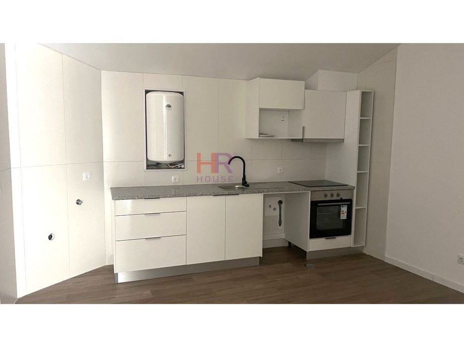 Apartamento T1 novo no centro de Coimbra com acabamentos modernos.