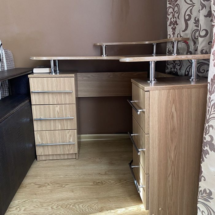 Продам комп'ютерний стіл