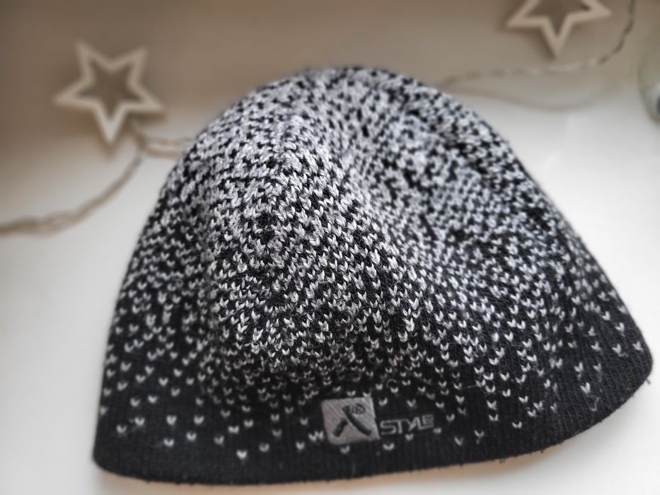 Czapka damska używana