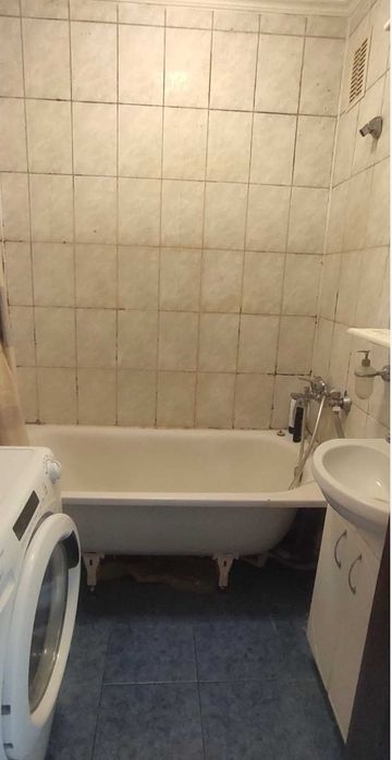 Оренда ізольованої кімнати вул. Пасічна .  Для хлопця. Без власників