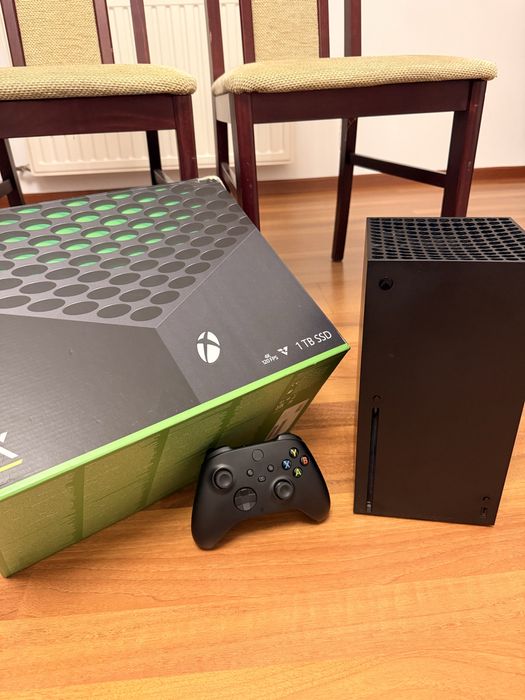 Xbox x z padem i pudelkiem