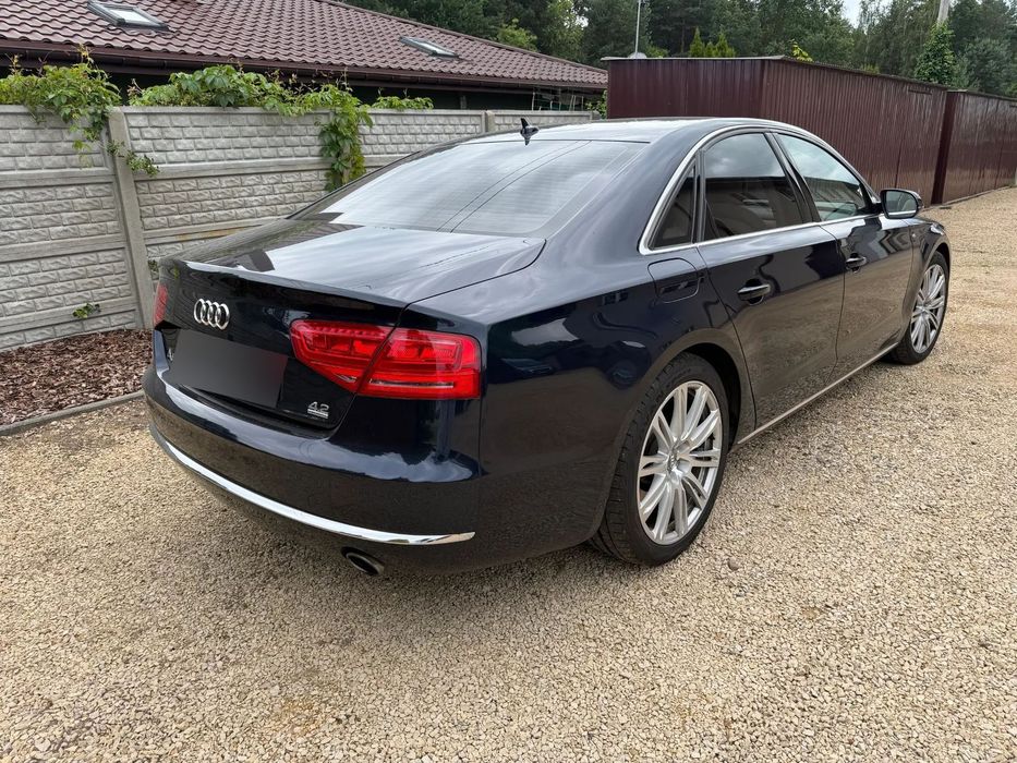 Audi A8 pierwszy
