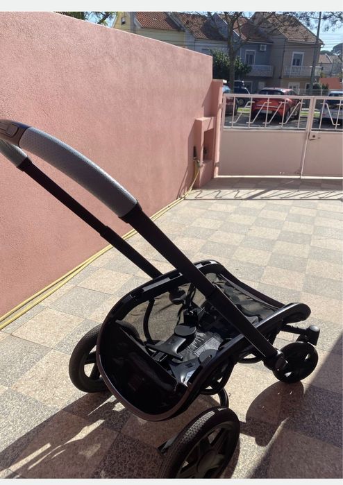 Urgente.  Carro, Ovo e isofix Marca Maxicosi varia coisas bebe e crianca