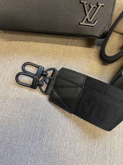 Сумочка Louis Vuitton, мужская