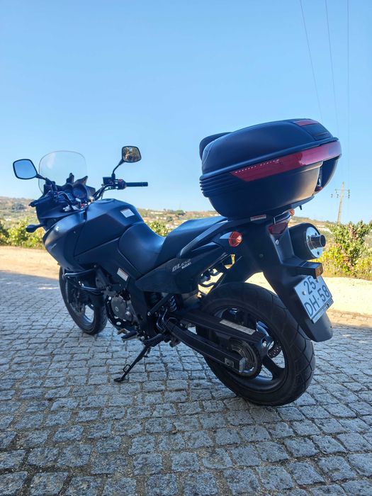 Suzuki V-Strom 650 – 2007 – Apenas 17.000 km