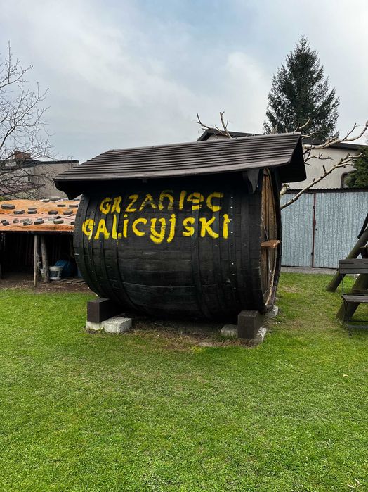 Beczka-kiosk gastronomiczny
