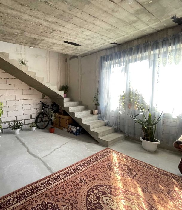 Продаж  окремого будинку+ магазин  в класній локаціі Солонка! Львів