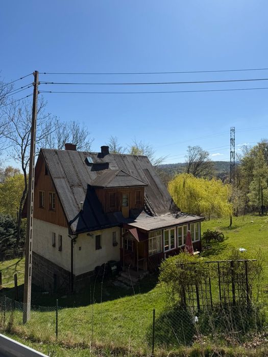 Duży dom w Szklarskiej Porębie ,atrakcyjna cena 650 tyś, do kapitalnego remontu w spokojnej okolicy z widokiem na góry