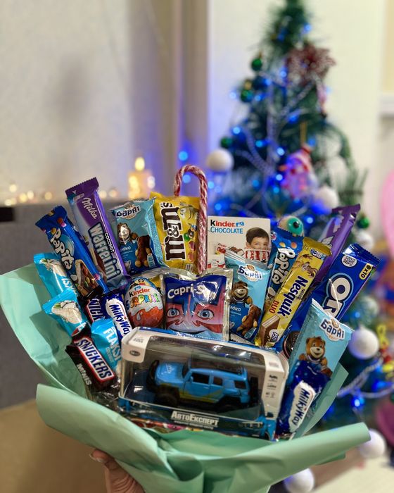 Дитячий букет зі смаколиками / з цукерками/пюрешками