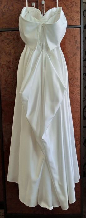 Продам   Весільну   сукню  срочно